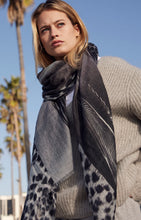 Load image into Gallery viewer, Leo Spark Black - Fine Cashmere Scarf